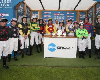 004D-003 Gary Bardwell 004 Shazani IMG_4717